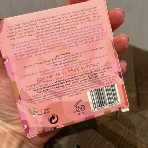 KNDR Beauty Kinder Glow Highlighter Palette - Picture 6 of 6